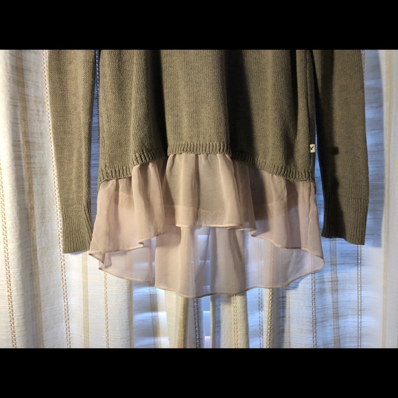 American Eagle Sweater with Layered Bottom - Picture 3 of 4